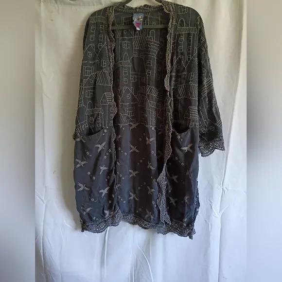 Johnny Was Size Large  Graphite Grey Bird & House Motif Sheer Kimono Cardigan. - Picture 8 of 16